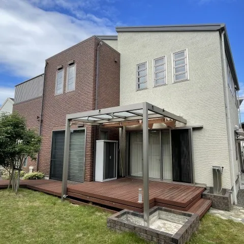 居相1丁目に位置する高級住宅のご紹介です。