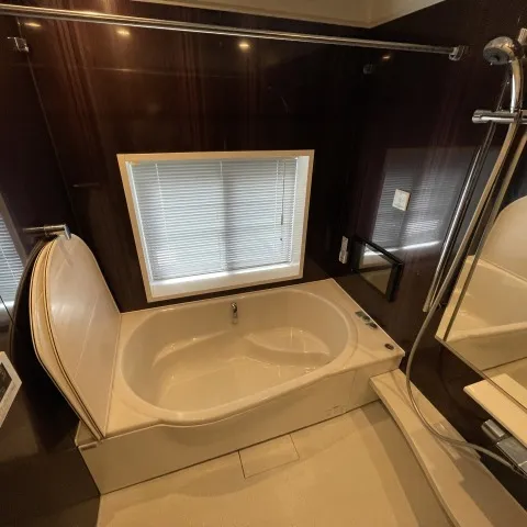 居相1丁目に位置する高級住宅のご紹介です。