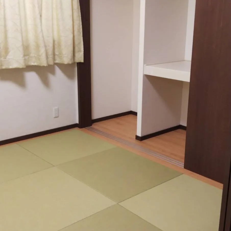 こちらは愛媛県東温市南方に位置する中古住宅のご紹介です。